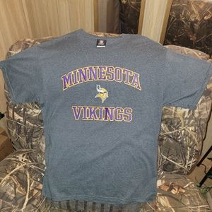 NFL Team Apparel Minnesota Vikings Team Tshirt. Men's Large.